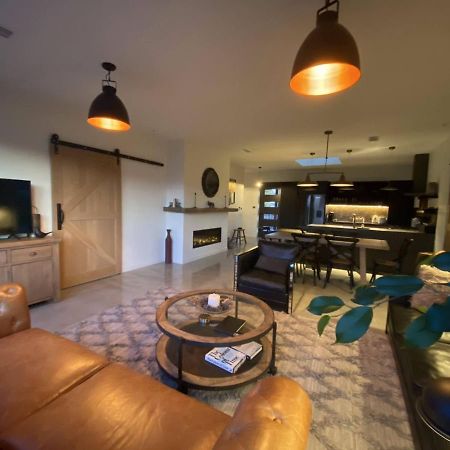 Black Stilt Retreat, Stunning Luxury Property ツイゼル エクステリア 写真