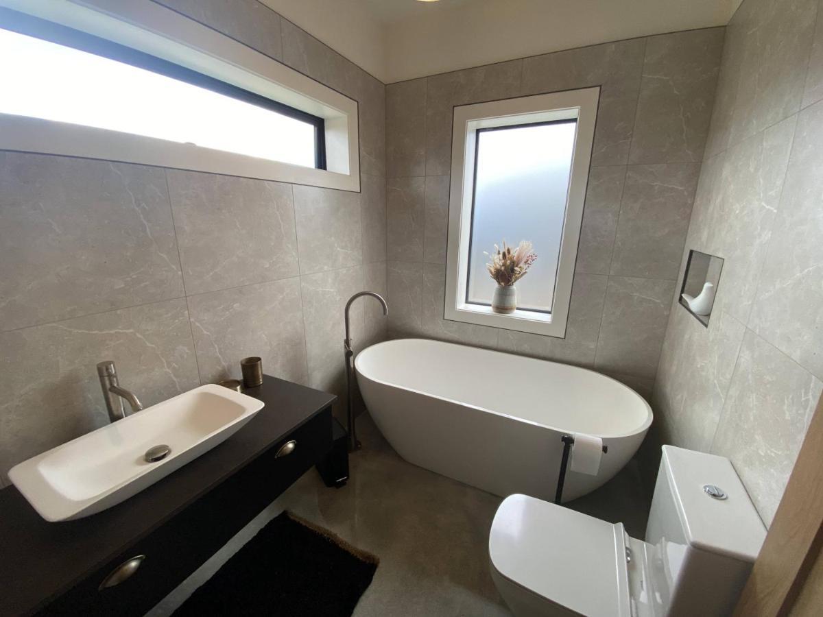 Black Stilt Retreat, Stunning Luxury Property ツイゼル エクステリア 写真